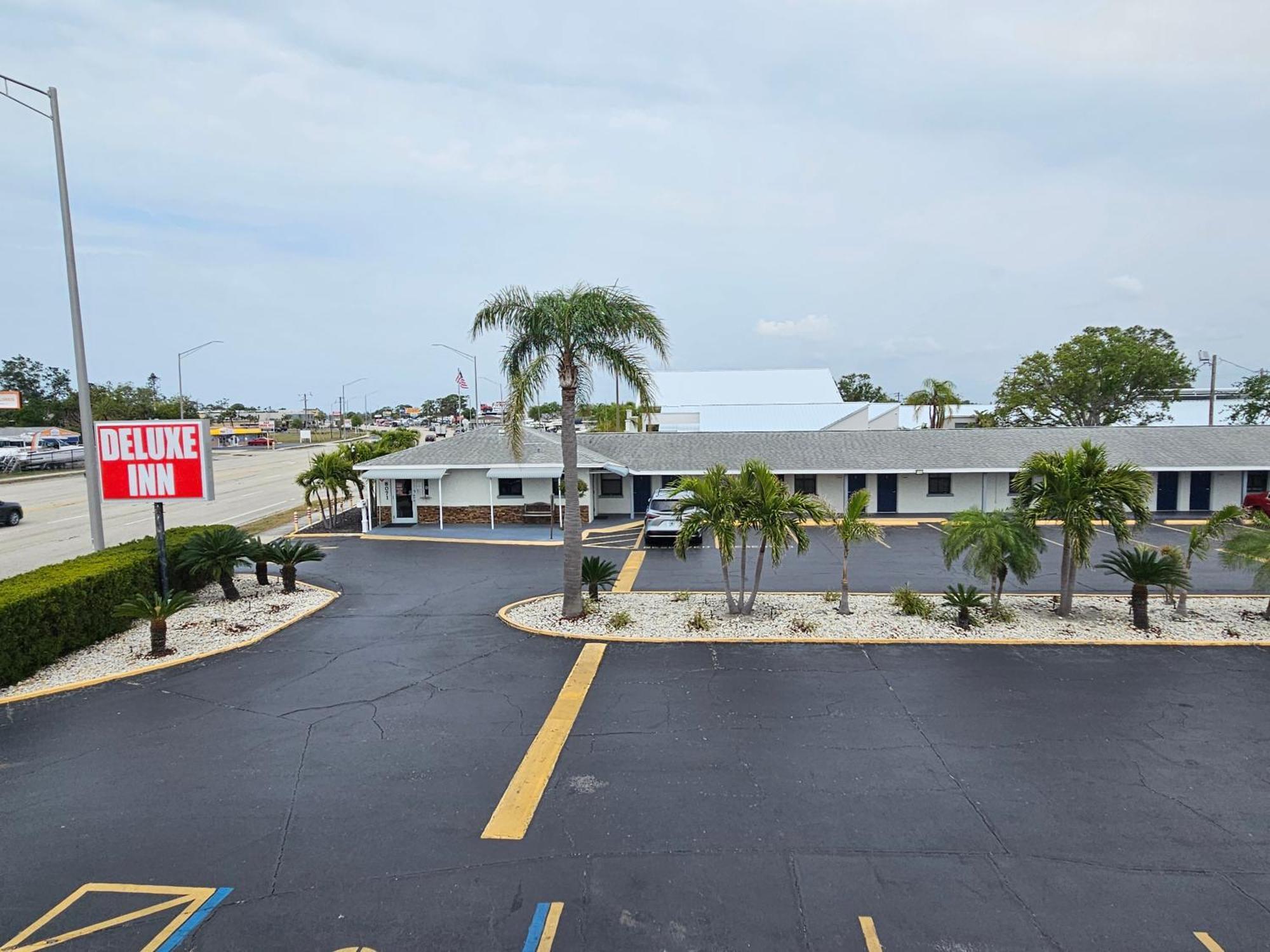 Deluxe Inn - Sarasota South Bradenton Exterior photo